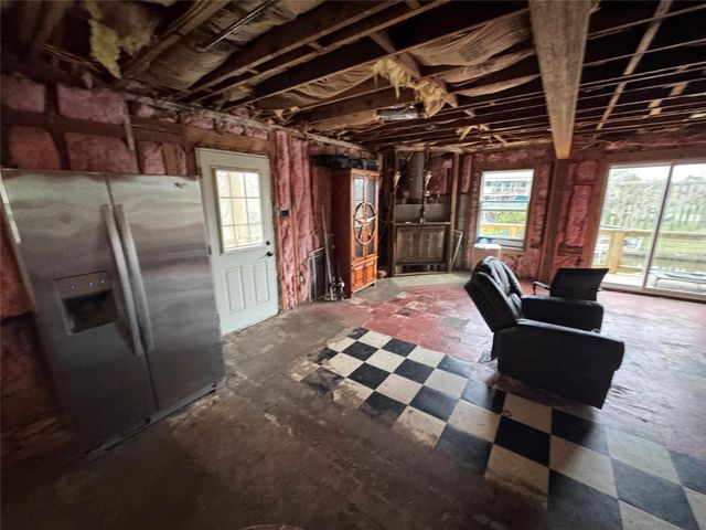 615 Shady Oaks Harbor, Alvin, TX 77511