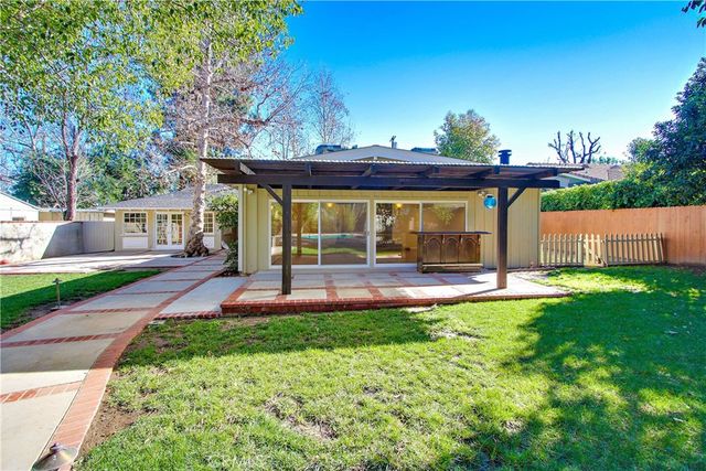 5923 Jumilla Avenue, Woodland Hills, CA 91367