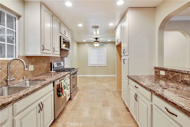 5923 Jumilla Avenue, Woodland Hills, CA 91367