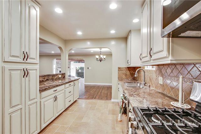 5923 Jumilla Avenue, Woodland Hills, CA 91367