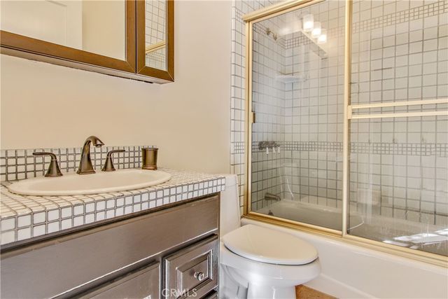 5923 Jumilla Avenue, Woodland Hills, CA 91367