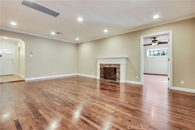 5923 Jumilla Avenue, Woodland Hills, CA 91367