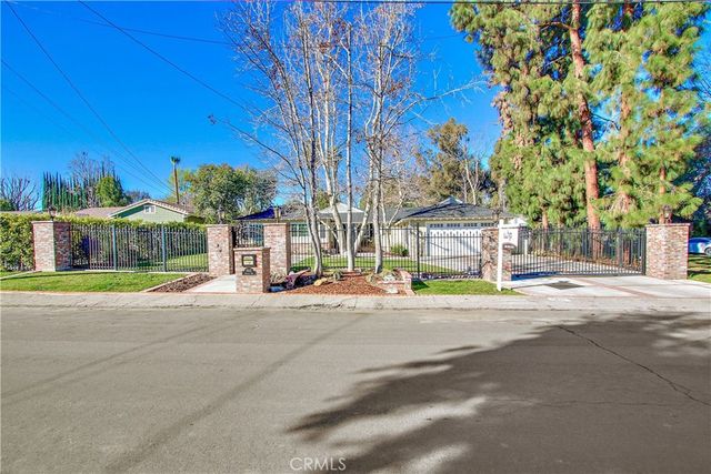 5923 Jumilla Avenue, Woodland Hills, CA 91367