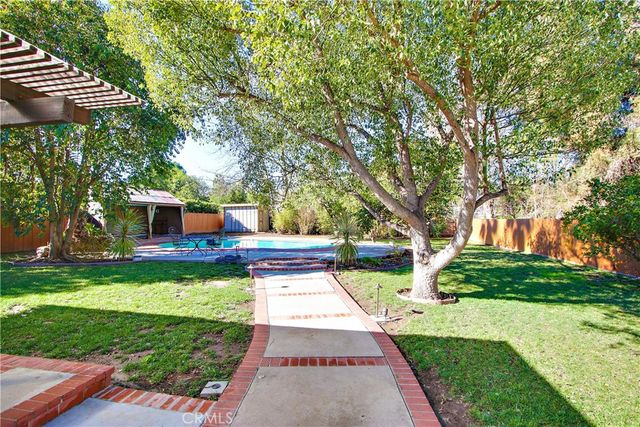 5923 Jumilla Avenue, Woodland Hills, CA 91367