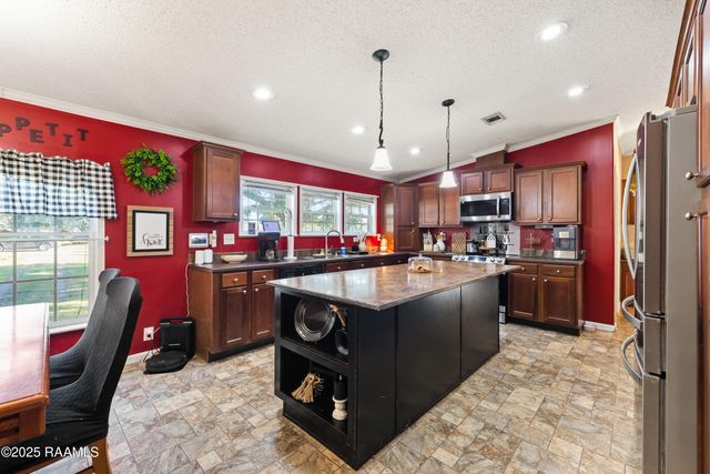 7713 Fred Romero Road, New Iberia, LA 70560