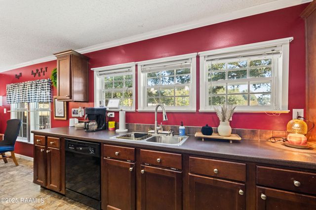 7713 Fred Romero Road, New Iberia, LA 70560