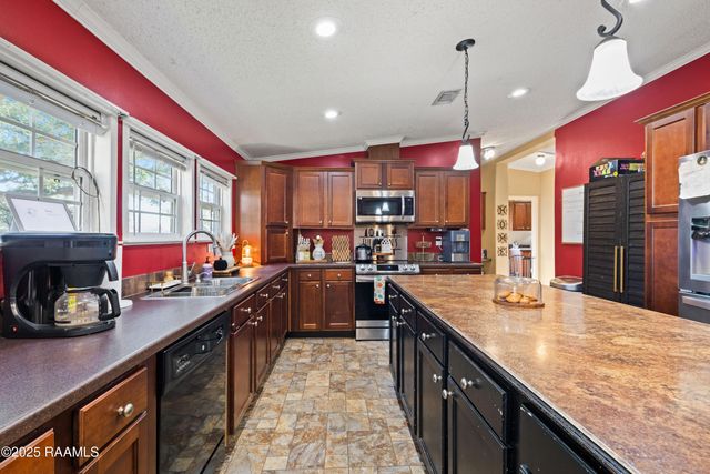 7713 Fred Romero Road, New Iberia, LA 70560