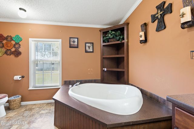 7713 Fred Romero Road, New Iberia, LA 70560