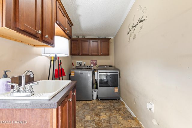 7713 Fred Romero Road, New Iberia, LA 70560