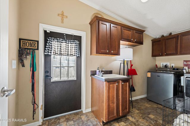 7713 Fred Romero Road, New Iberia, LA 70560