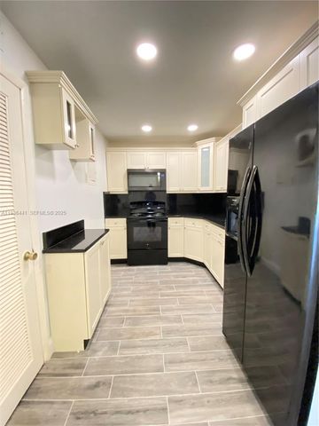 17051 NE 35th Ave 208, North Miami Beach, FL 33160