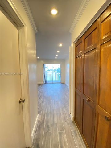 17051 NE 35th Ave 208, North Miami Beach, FL 33160