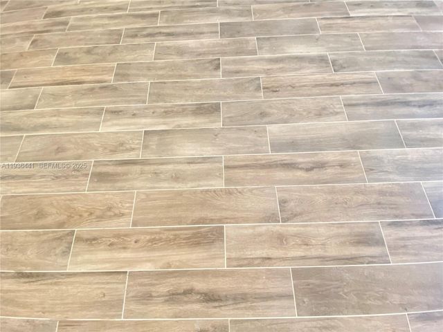 17051 NE 35th Ave 208, North Miami Beach, FL 33160