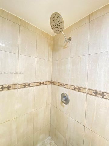 17051 NE 35th Ave 208, North Miami Beach, FL 33160