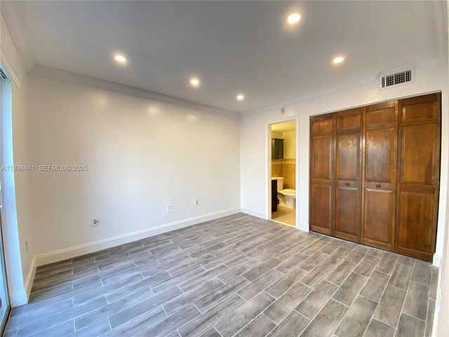 17051 NE 35th Ave 208, North Miami Beach, FL 33160