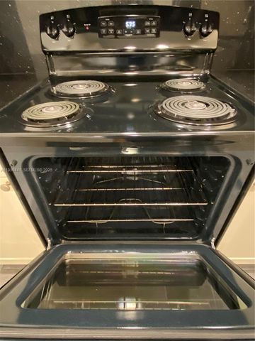 17051 NE 35th Ave 208, North Miami Beach, FL 33160