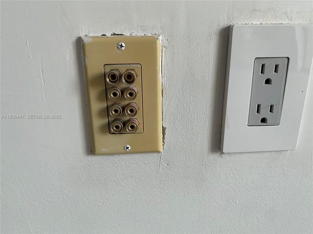 17051 NE 35th Ave 208, North Miami Beach, FL 33160