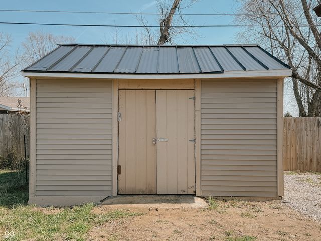 747 Patterson Road, Columbus, IN 47203