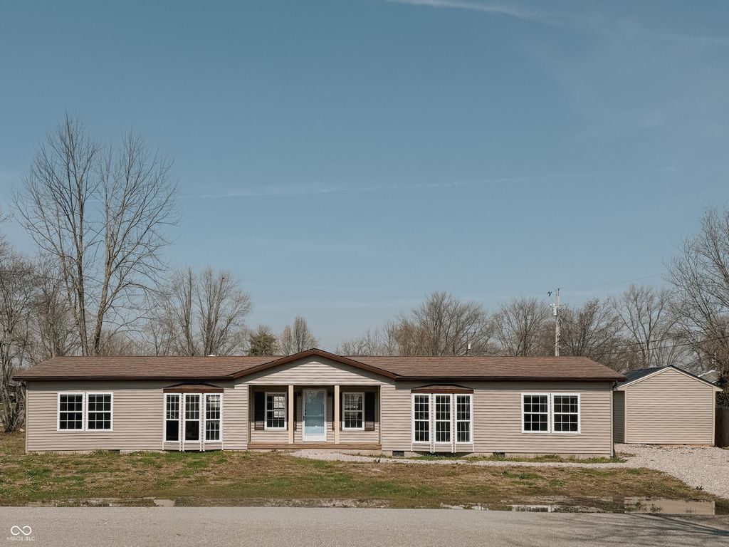 747 Patterson Road, Columbus, IN 47203