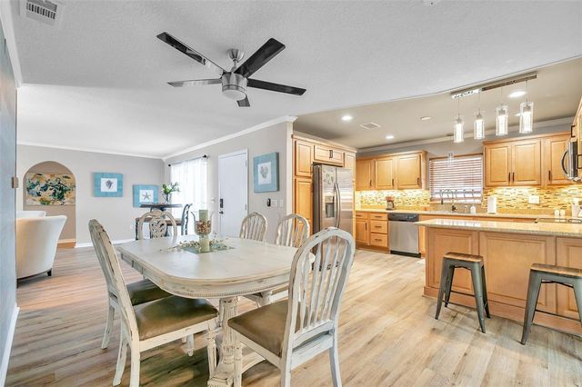 717 CAROLINA AVENUE, Tarpon Springs, FL 34689