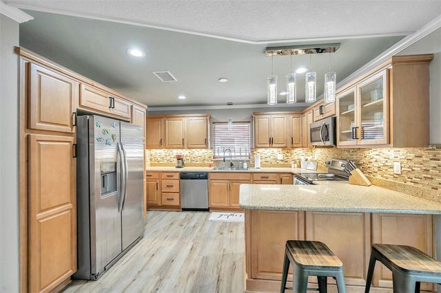 717 CAROLINA AVENUE, Tarpon Springs, FL 34689