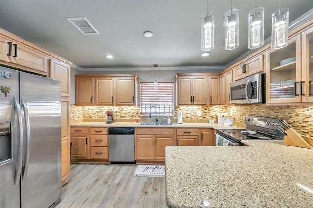 717 CAROLINA AVENUE, Tarpon Springs, FL 34689