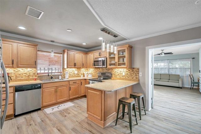 717 CAROLINA AVENUE, Tarpon Springs, FL 34689