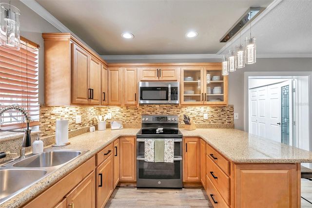 717 CAROLINA AVENUE, Tarpon Springs, FL 34689