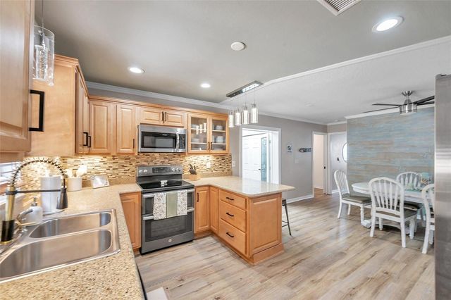 717 CAROLINA AVENUE, Tarpon Springs, FL 34689