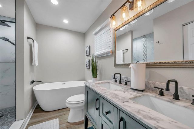 717 CAROLINA AVENUE, Tarpon Springs, FL 34689