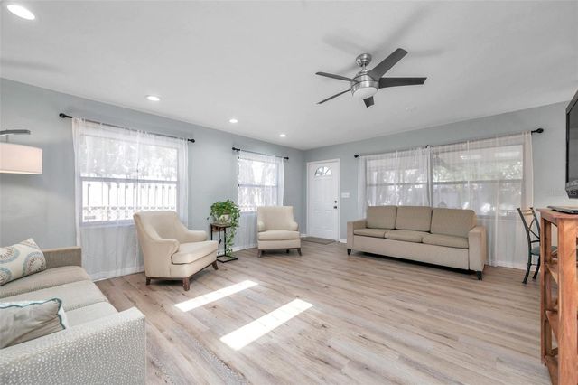 717 CAROLINA AVENUE, Tarpon Springs, FL 34689
