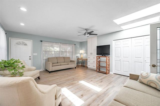 717 CAROLINA AVENUE, Tarpon Springs, FL 34689