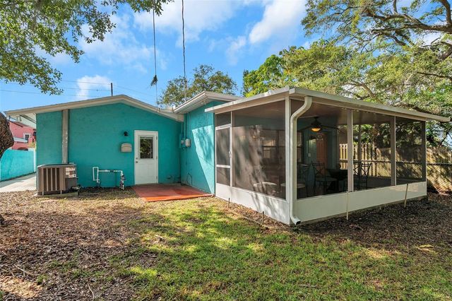 717 CAROLINA AVENUE, Tarpon Springs, FL 34689