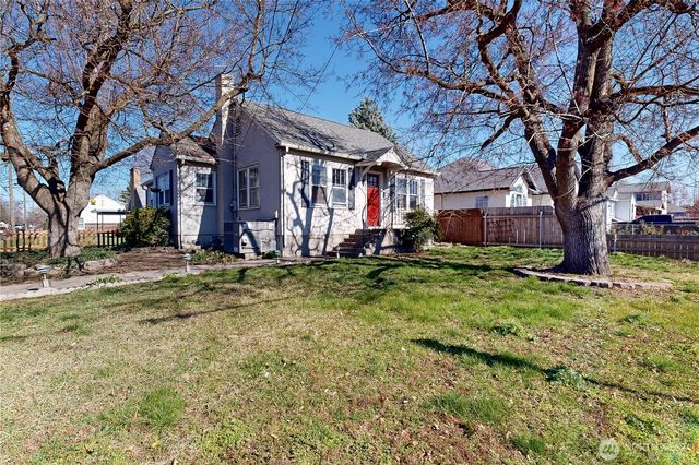 405 SE 8th Street, College Place, WA 99324