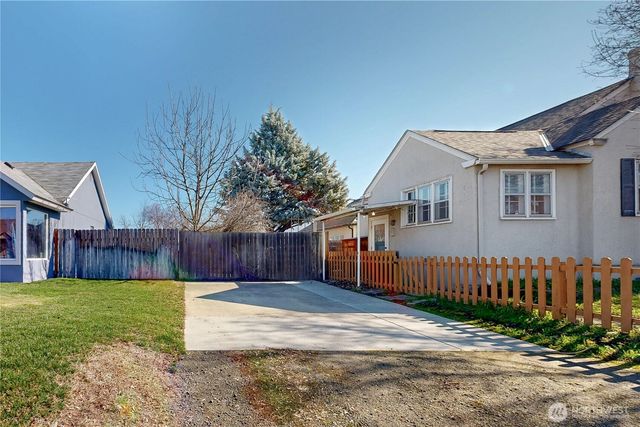 405 SE 8th Street, College Place, WA 99324