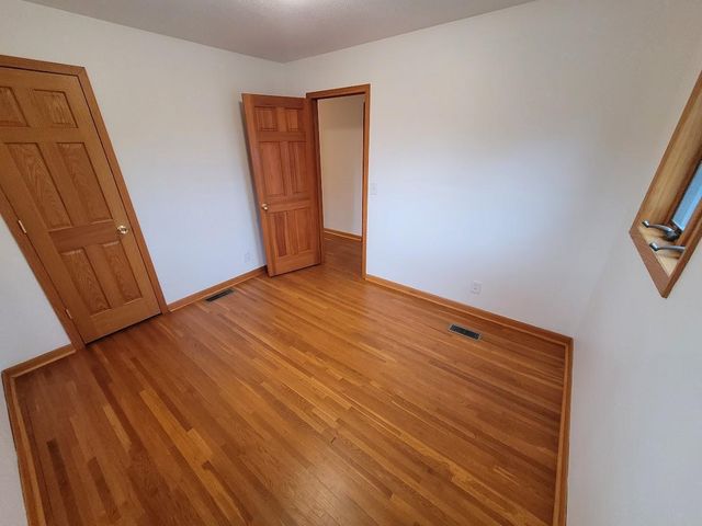 10 Logan Avenue E, West Saint Paul, MN 55118