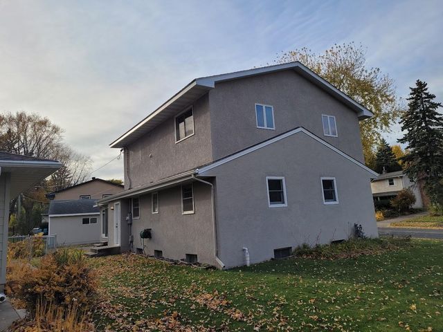 10 Logan Avenue E, West Saint Paul, MN 55118