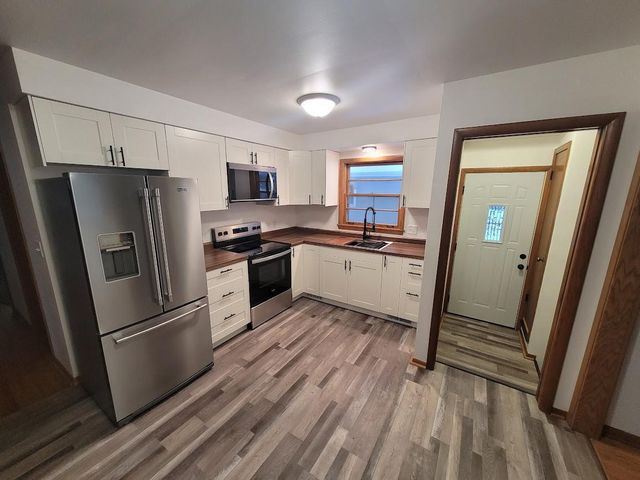 10 Logan Avenue E, West Saint Paul, MN 55118