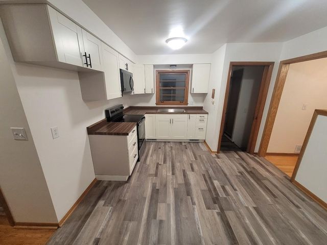 10 Logan Avenue E, West Saint Paul, MN 55118