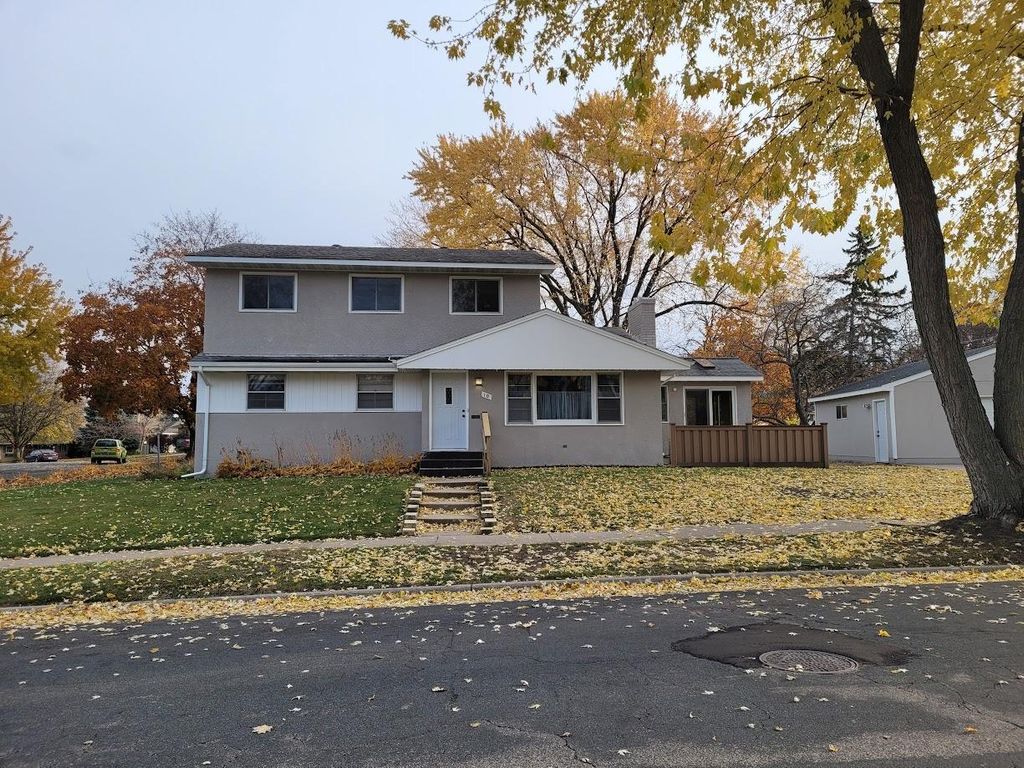 10 Logan Avenue E, West Saint Paul, MN 55118