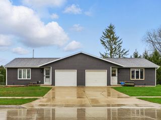 1933 Kellner STREET #1935, Manitowoc, WI 54220