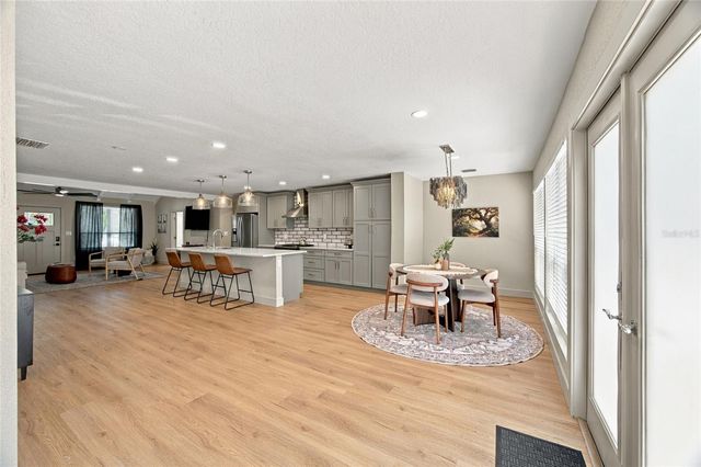 3022 1ST STREET N, St Petersburg, FL 33704