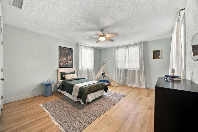 3022 1ST STREET N, St Petersburg, FL 33704