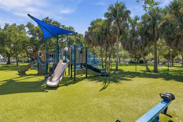 3022 1ST STREET N, St Petersburg, FL 33704