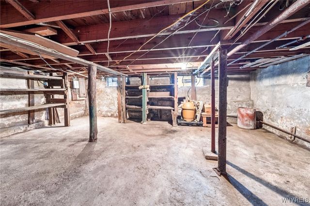 9694 Versailles Road, Evans, NY 14006