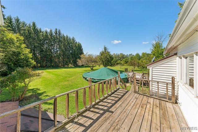 9694 Versailles Road, Evans, NY 14006