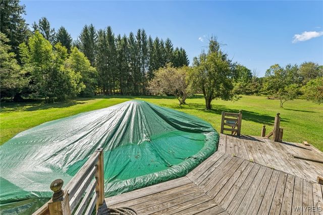 9694 Versailles Road, Evans, NY 14006