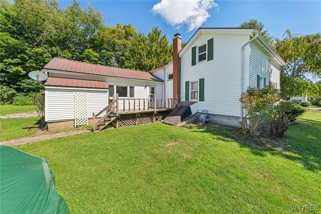 9694 Versailles Road, Evans, NY 14006