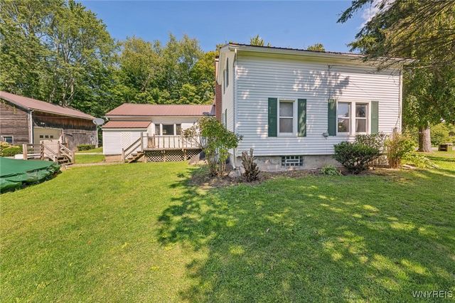 9694 Versailles Road, Evans, NY 14006