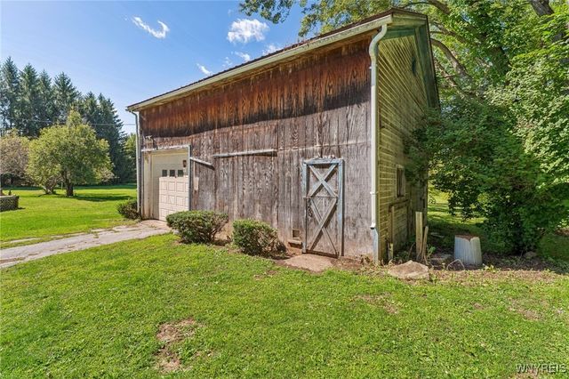 9694 Versailles Road, Evans, NY 14006